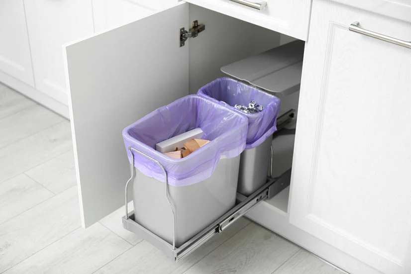 What Size Trash Can for Kitchen Is Best? | Plastic Place
